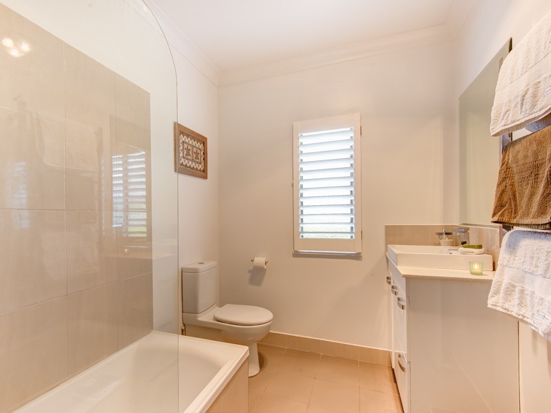 103 Manly Rd, Manly West QLD 4179
