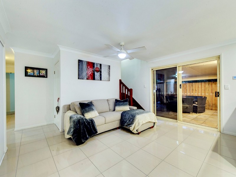 42 Lakeside Cr, Forest Lake QLD 4078
