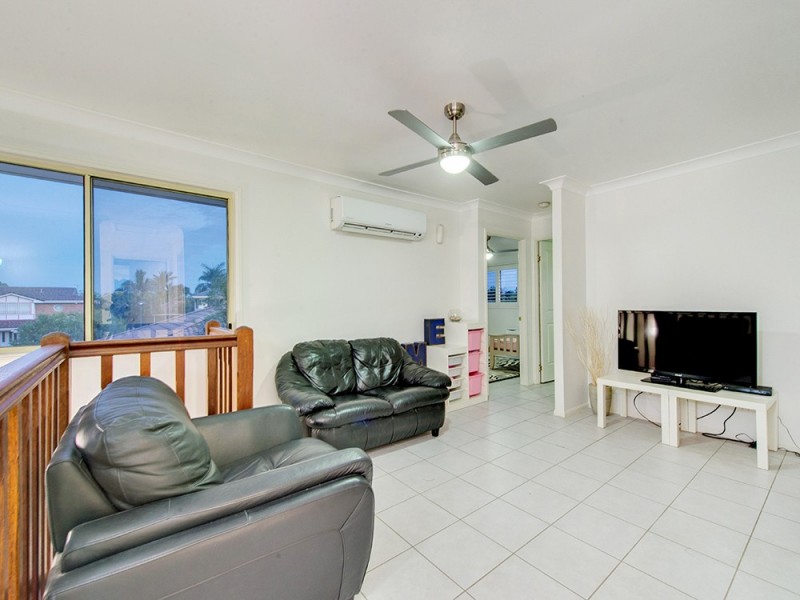 42 Lakeside Cr, Forest Lake QLD 4078