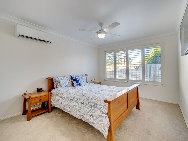 42 Lakeside Cr, Forest Lake QLD 4078
