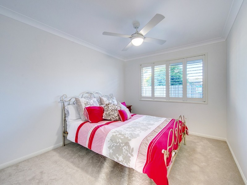 42 Lakeside Cr, Forest Lake QLD 4078