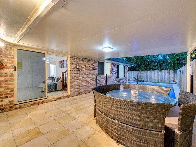 42 Lakeside Cr, Forest Lake QLD 4078