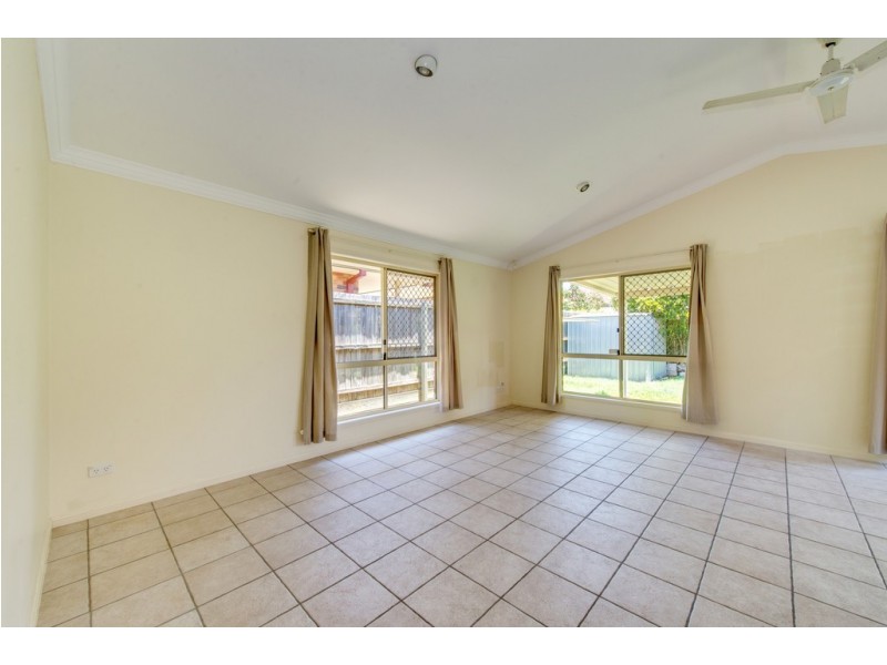 9 Merganser Pl, Forest Lake QLD 4078