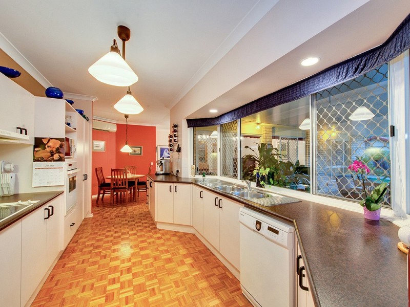 13 Gracemere Pl, Forest Lake QLD 4078