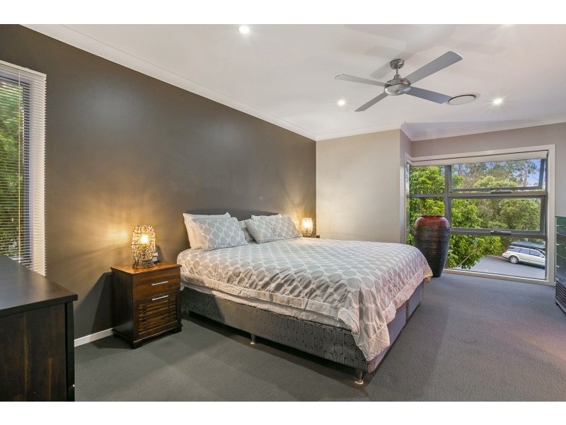 18 Nara Street, Kenmore QLD 4069