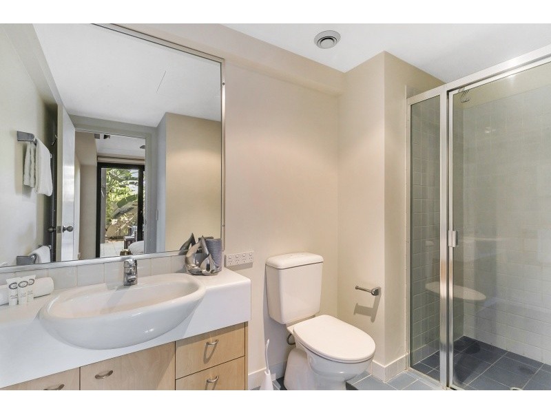 2/60 Sherwood Rd, Toowong QLD 4066