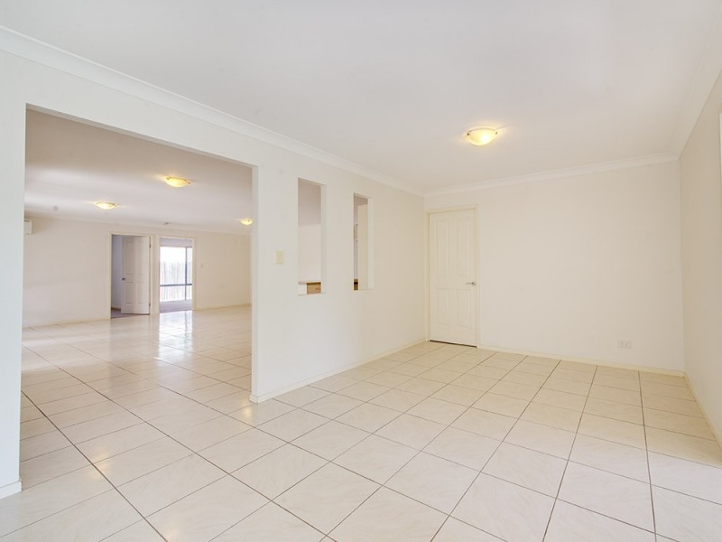 15 Savannah Pl, Forest Lake QLD 4078