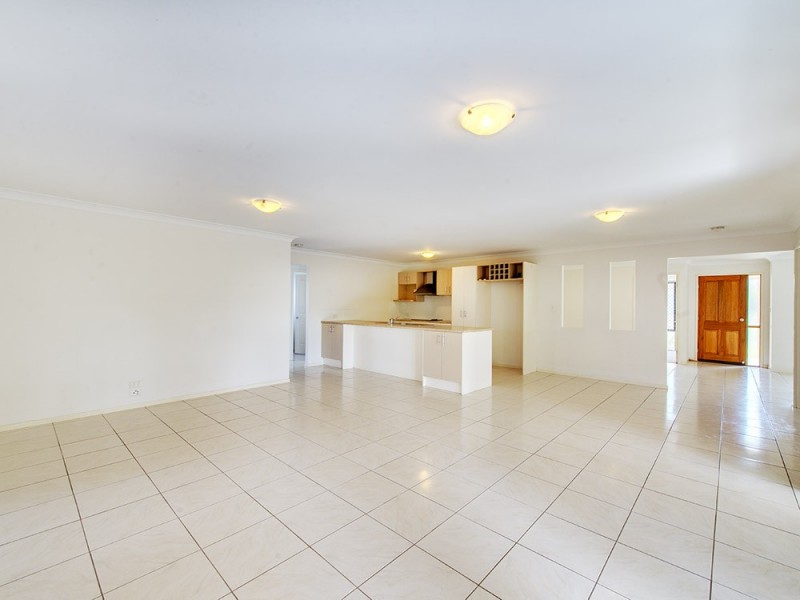 15 Savannah Pl, Forest Lake QLD 4078