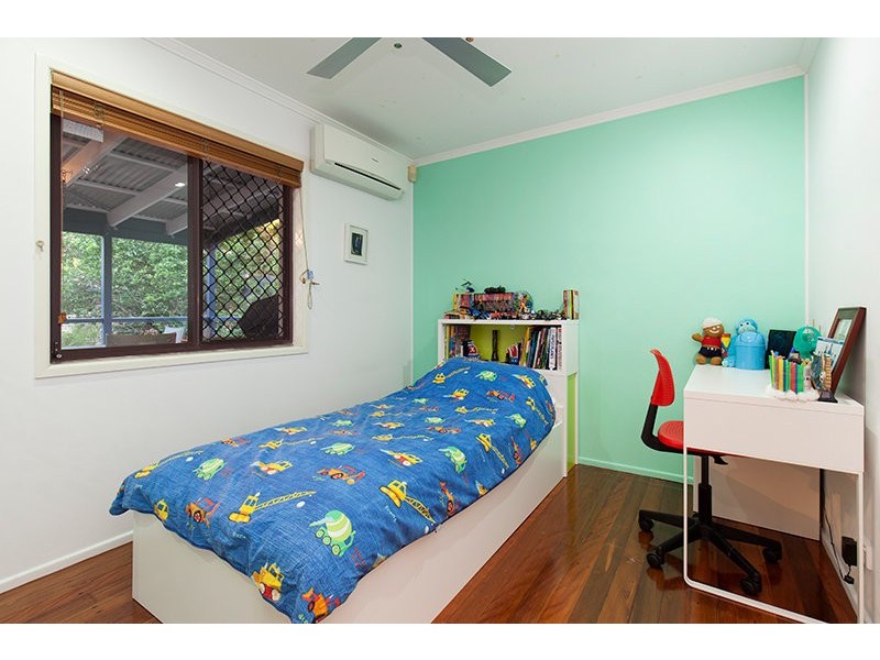 9 Praeger Street, Chapel Hill QLD 4069