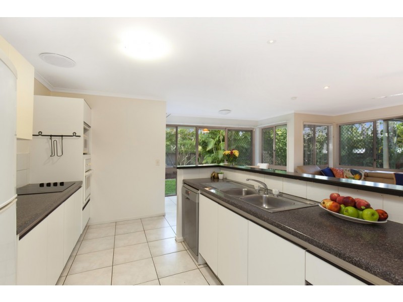 72 Oldfield Road, Sinnamon Park QLD 4073