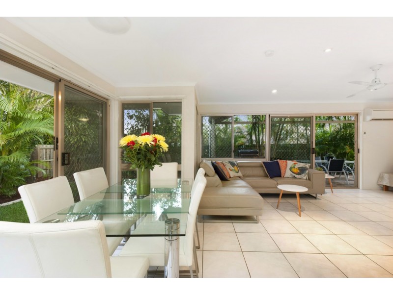 72 Oldfield Road, Sinnamon Park QLD 4073