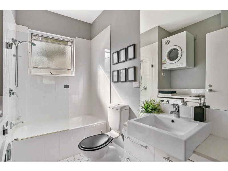 8/23 Bellevue Street, St Lucia QLD 4067