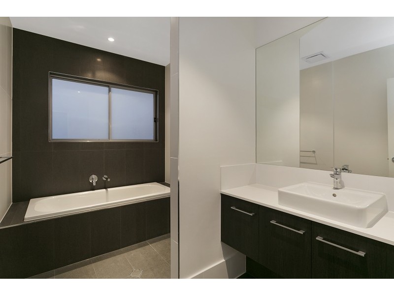 5 Stephenson Street, Bardon QLD 4065