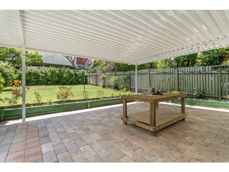 2 Drummond Street, Greenslopes QLD 4120