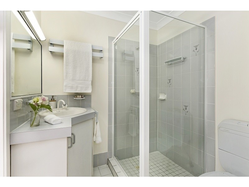 147 Kenmore Rd, Kenmore QLD 4069