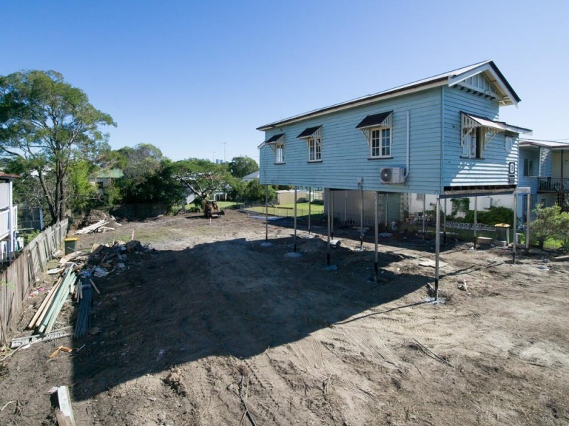 140 Bennetts Rd, Norman Park QLD 4170