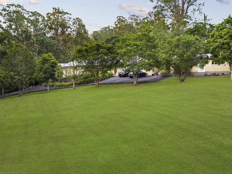 581 Gold Creek Road, Brookfield QLD 4069