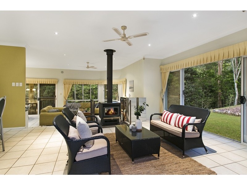 581 Gold Creek Road, Brookfield QLD 4069