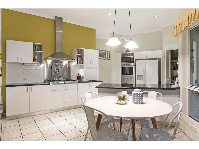 581 Gold Creek Road, Brookfield QLD 4069