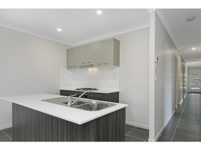 77 Meadows Circuit, Bellbird Park QLD 4300