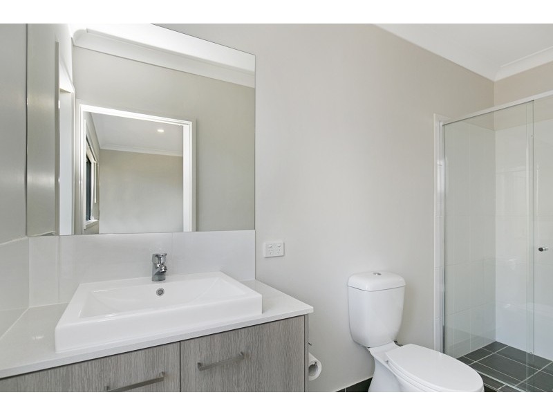77 Meadows Circuit, Bellbird Park QLD 4300