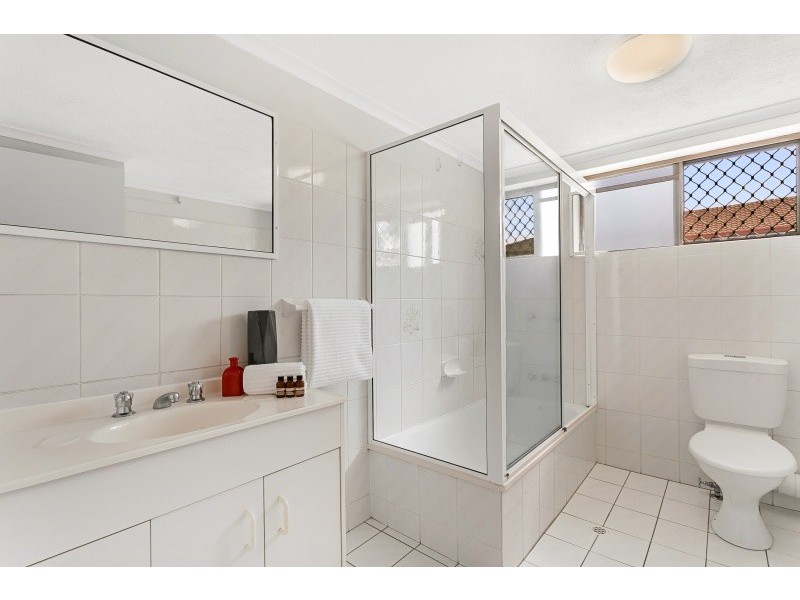 2/27 Cadell Street, Toowong QLD 4066