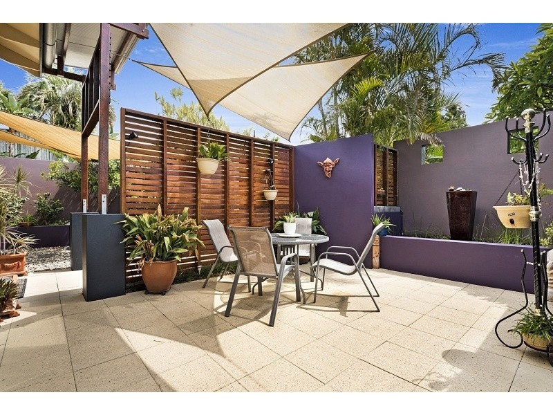 24 Stralock Street, Chapel Hill QLD 4069