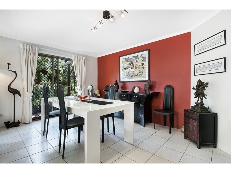 24 Stralock Street, Chapel Hill QLD 4069