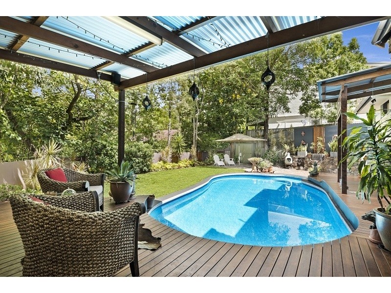 24 Stralock Street, Chapel Hill QLD 4069