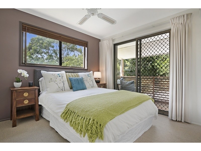 24 Stralock Street, Chapel Hill QLD 4069