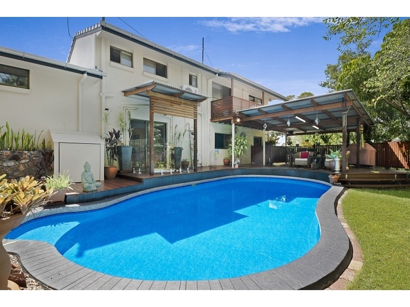 24 Stralock Street, Chapel Hill QLD 4069