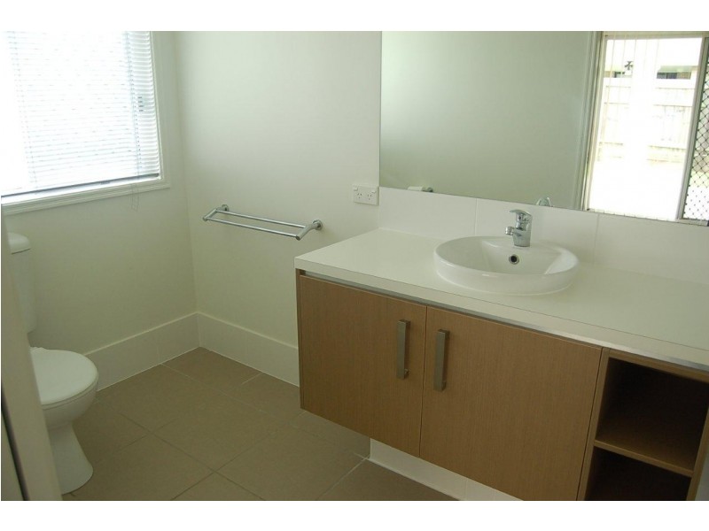 16 Brown Street, Moggill QLD 4070