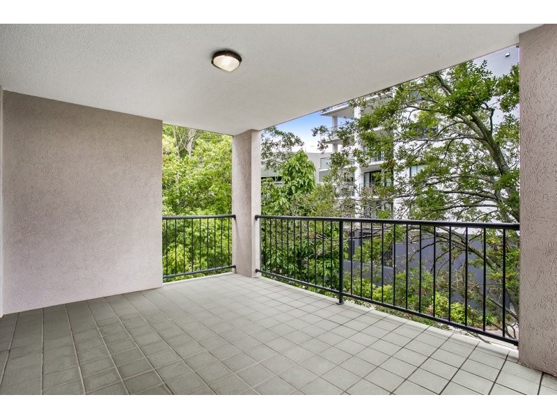 26/7 Landsborough Terrace, Toowong QLD 4066