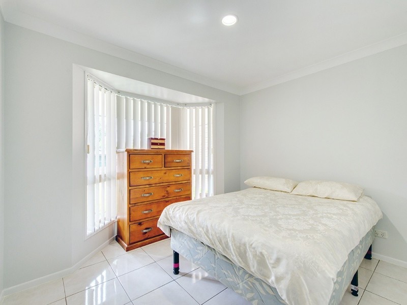 6 Scarlet Pl, Forest Lake QLD 4078