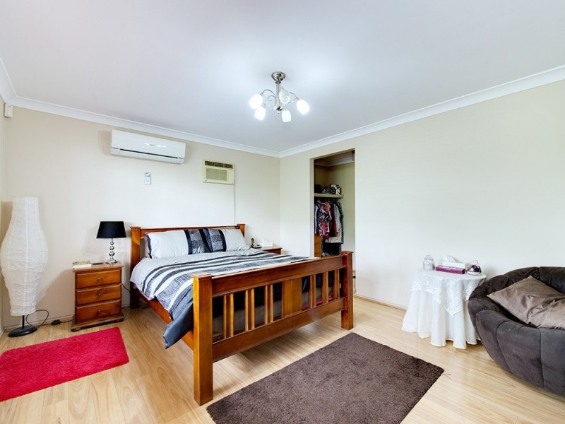 2 Scarlet Pl, Forest Lake QLD 4078