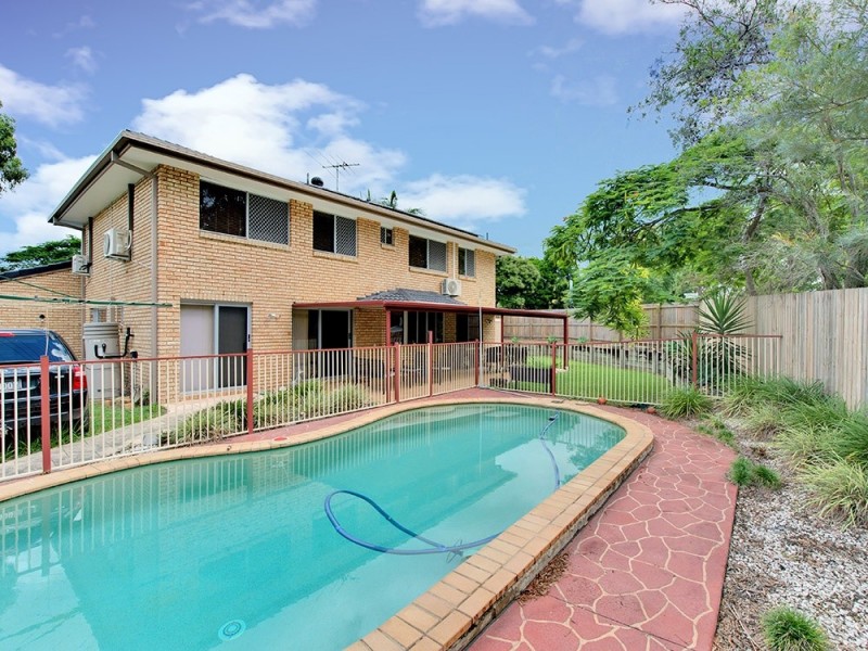 2 Scarlet Pl, Forest Lake QLD 4078