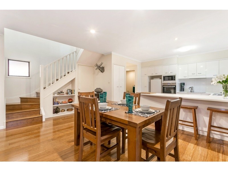 2/80 Ascog Tce, Toowong QLD 4066