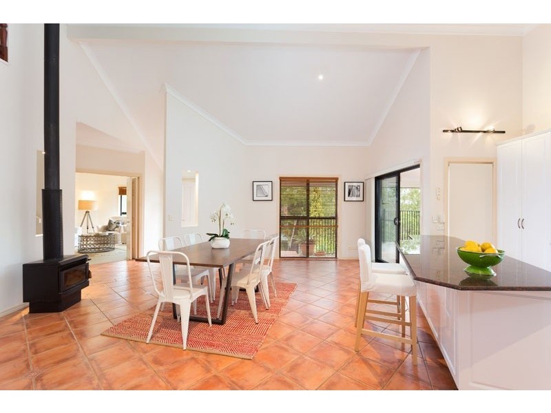 41 Regency Place, Kenmore Hills QLD 4069