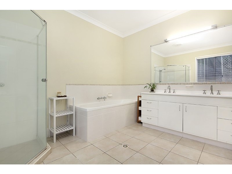 187 Kangaroo Gully Rd, Bellbowrie QLD 4070