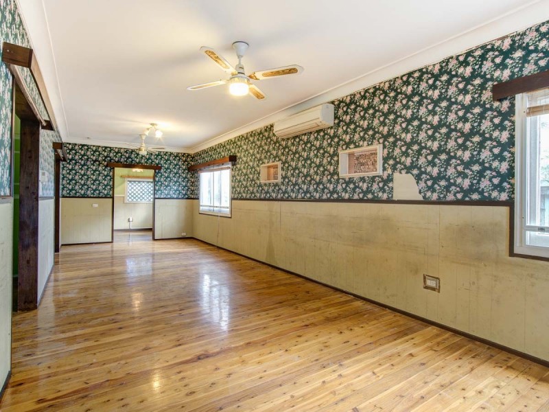 97 Samsonvale Rd, Strathpine QLD 4500