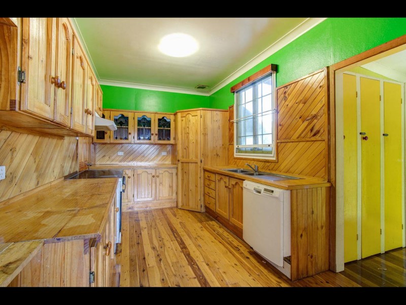 97 Samsonvale Rd, Strathpine QLD 4500