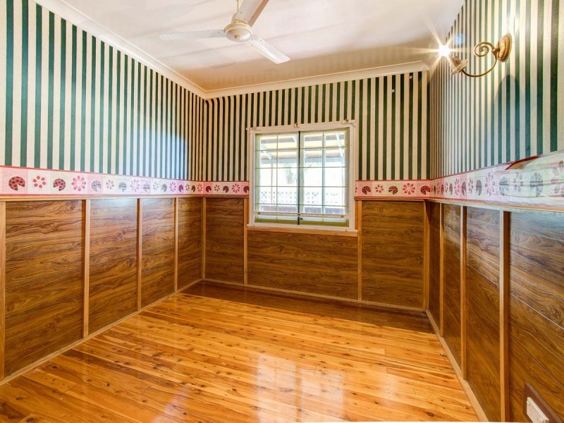 97 Samsonvale Rd, Strathpine QLD 4500