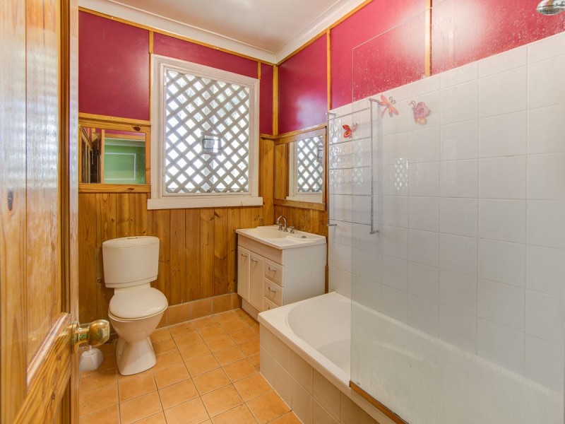 97 Samsonvale Rd, Strathpine QLD 4500