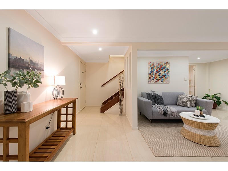 15 Woorama Road, The Gap QLD 4061