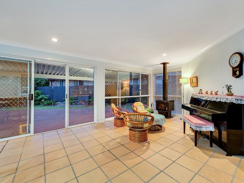 8 Ballandean Cl, Forest Lake QLD 4078