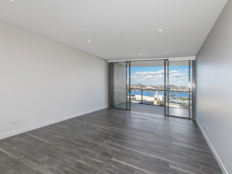 1084/12 Longland Street, Newstead QLD 4006