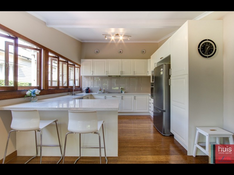 26 Pryde St, Camp Hill QLD 4152