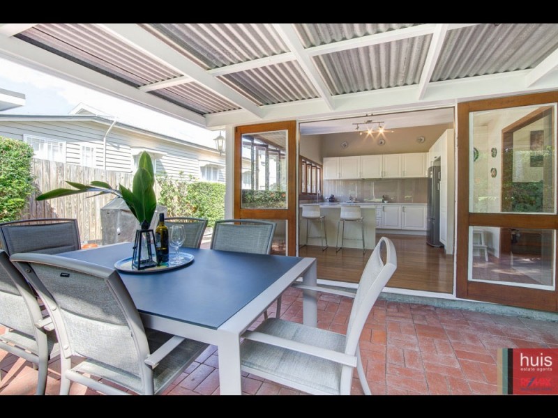 26 Pryde St, Camp Hill QLD 4152