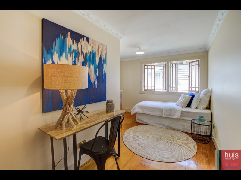 26 Pryde St, Camp Hill QLD 4152