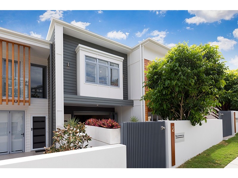 2/15 Brinawa Street, Camp Hill QLD 4152